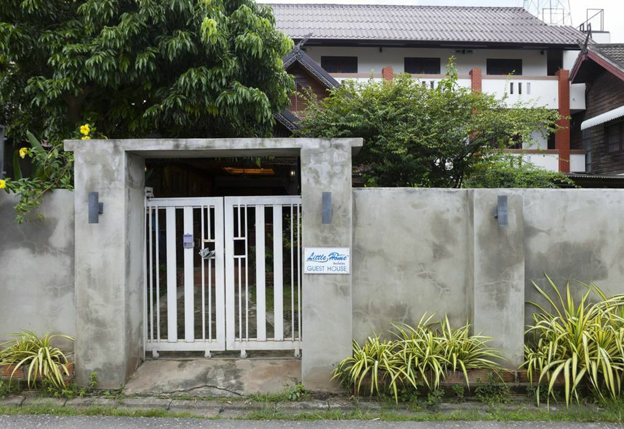 Little Home Guest House เชียงใหม่ ภายนอก รูปภาพ